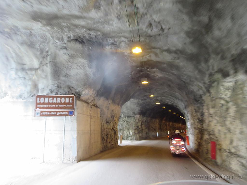 IMG_0479.JPG - Galleria tra la diga del Vajont e Longarone, rientro in Veneto (BL)