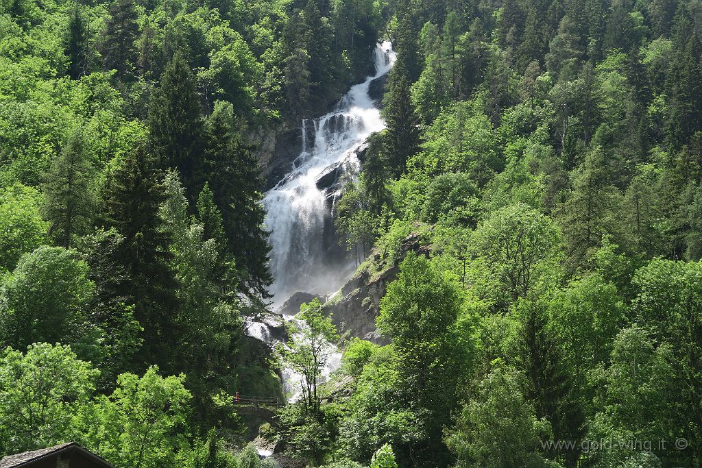 IMG_0590.JPG - Tra Derby e il Colle San Carlo: cascata