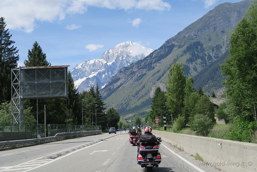 IMG_0592.JPG - Tra Derby e il Colle San Carlo: il Monte Bianco