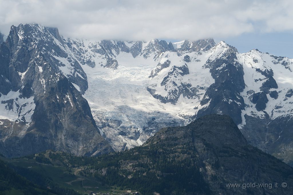 IMG_0623.JPG - Colle San Carlo (m 1.971): panorama sul Monte Bianco (m 4.810)