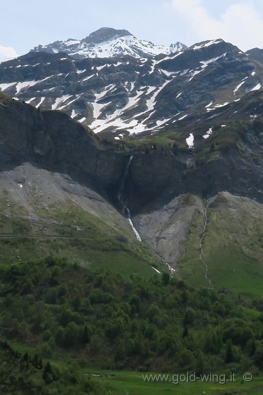 IMG_0235.jpg - Cascata presso il lago di Roselend (m 1.560)