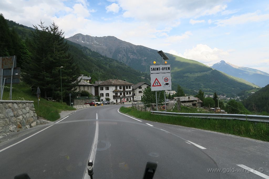 IMG_0410.JPG - Discesa dal Gran San Bernardo, verso Aosta