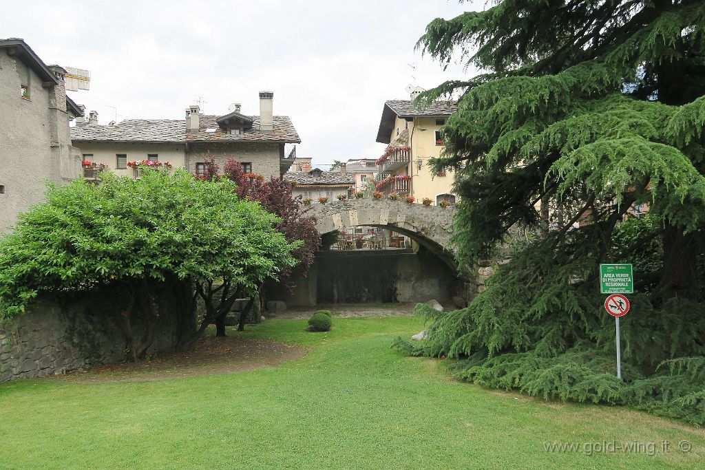 IMG_0445.JPG - Aosta: il ponte sul Buthier