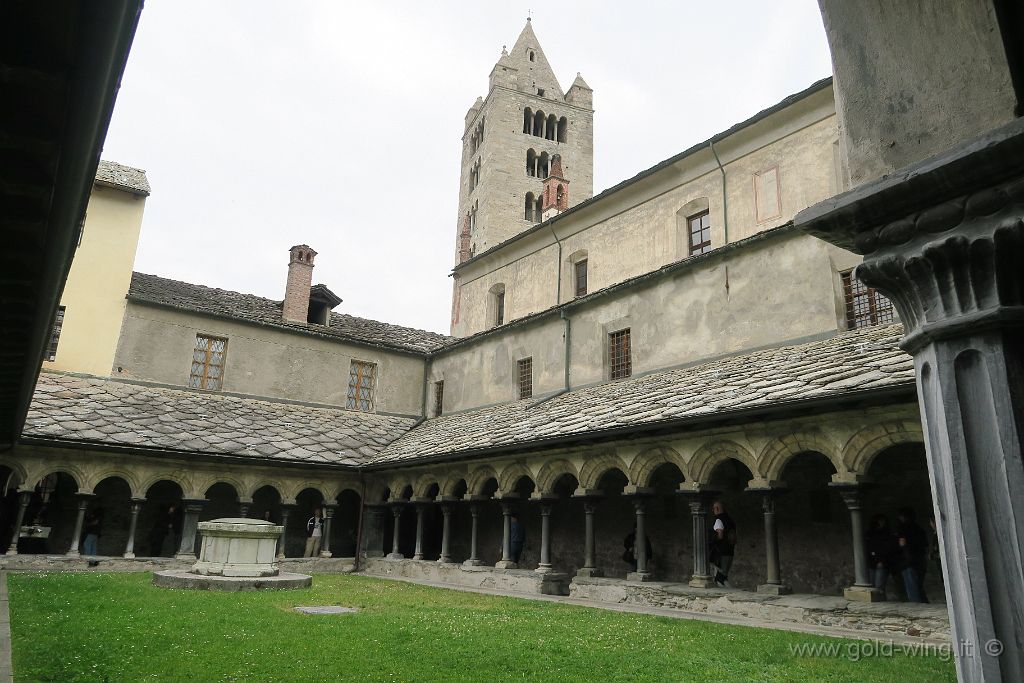 IMG_0473.JPG - Aosta: Chiostro di Sant'Orso